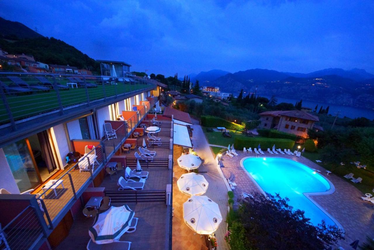 Park Hotel Val Di Monte ***S มัลเชซิเน ภายนอก รูปภาพ