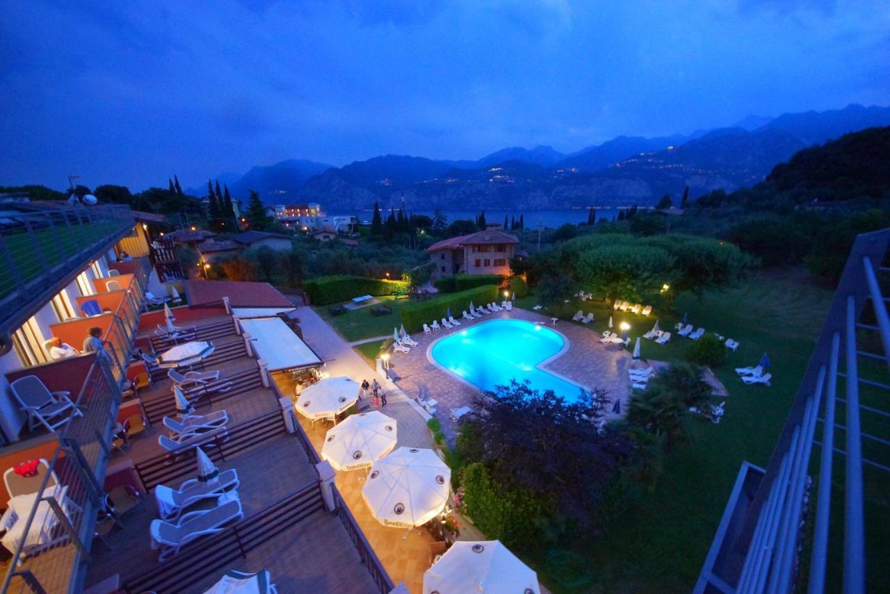 Park Hotel Val Di Monte ***S มัลเชซิเน ภายนอก รูปภาพ