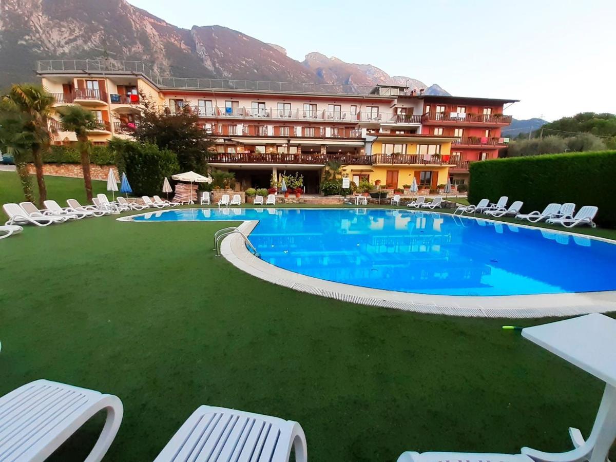 Park Hotel Val Di Monte ***S มัลเชซิเน ภายนอก รูปภาพ