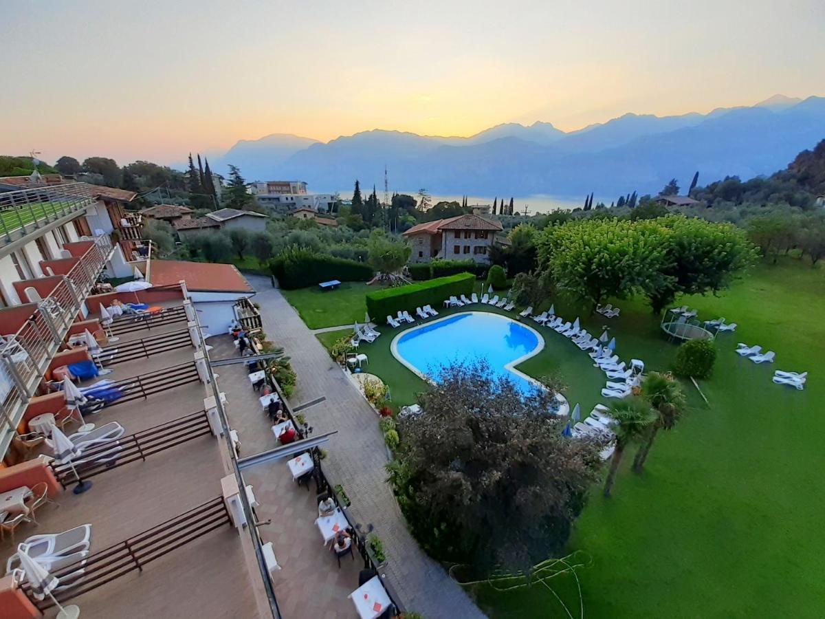 Park Hotel Val Di Monte ***S มัลเชซิเน ภายนอก รูปภาพ