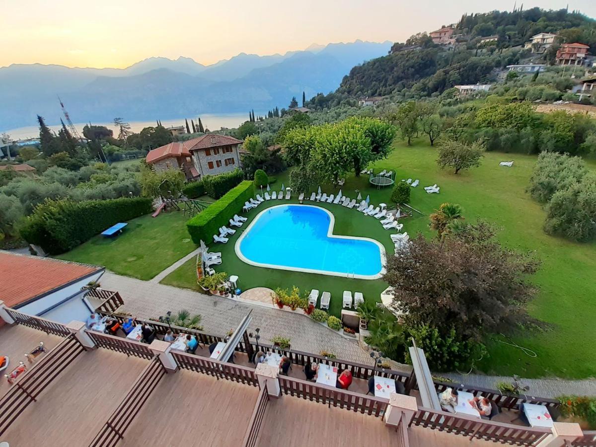 Park Hotel Val Di Monte ***S มัลเชซิเน ภายนอก รูปภาพ